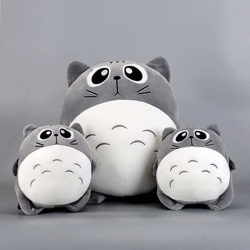 Dragon cat, adult ass and knee